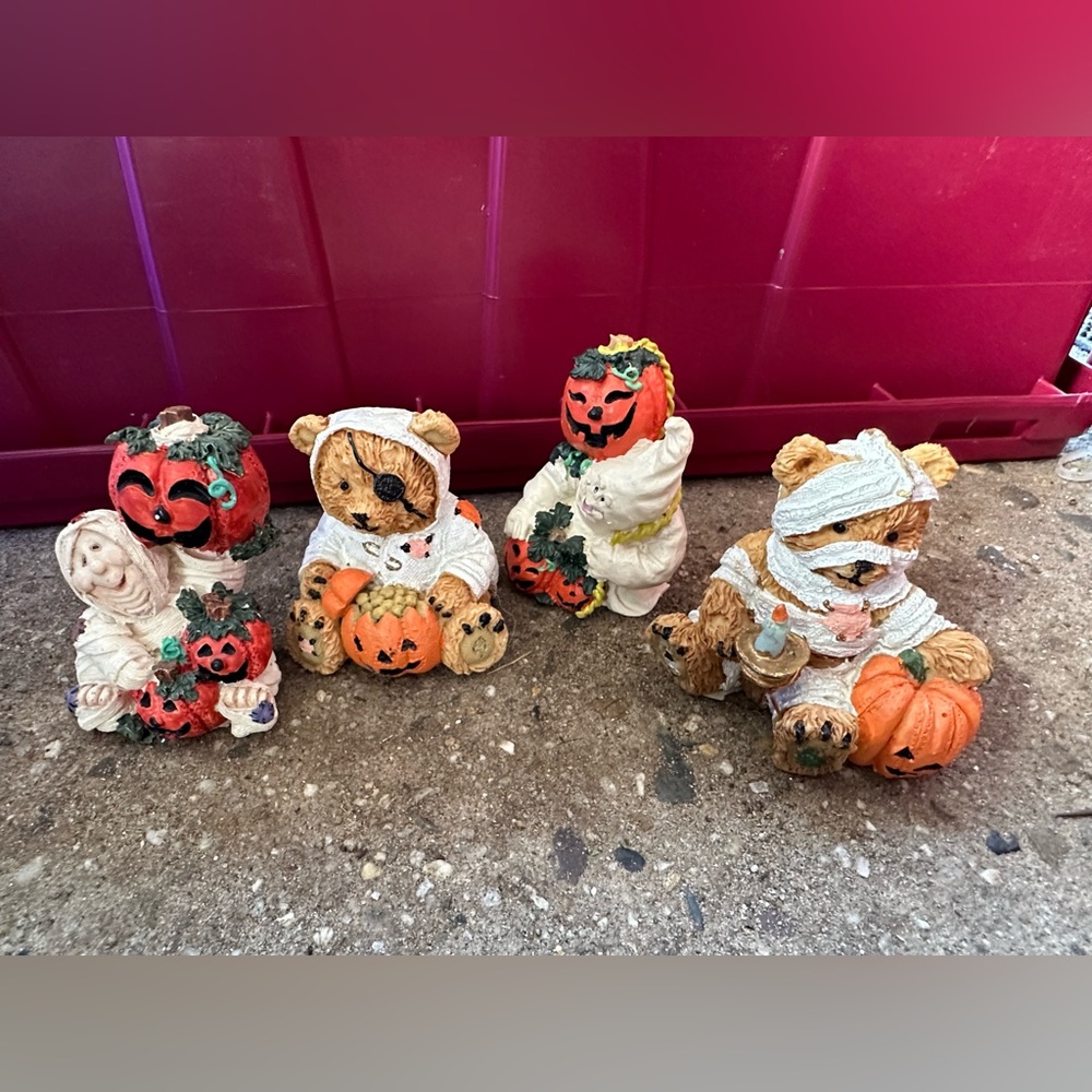 Boyd’s bear Halloween figurines